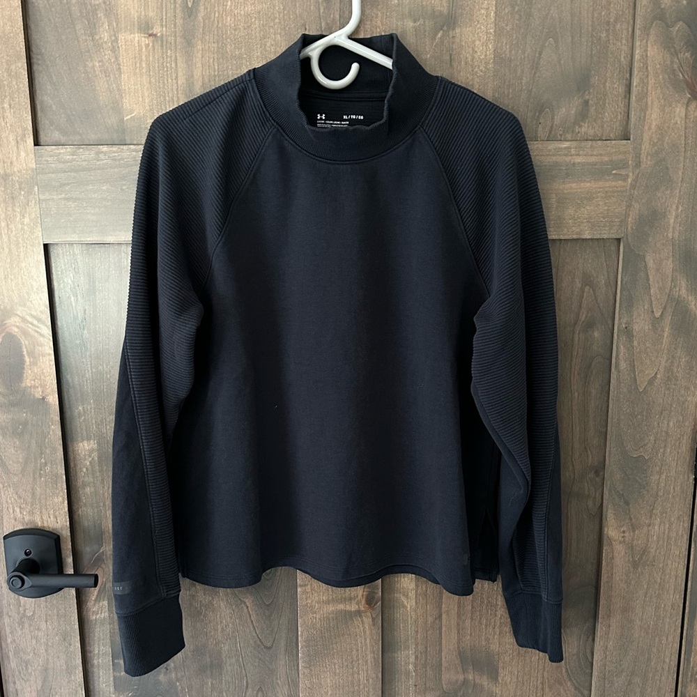 NWOT Under Armour Mock Neck Long Sleeve Sweatshirt